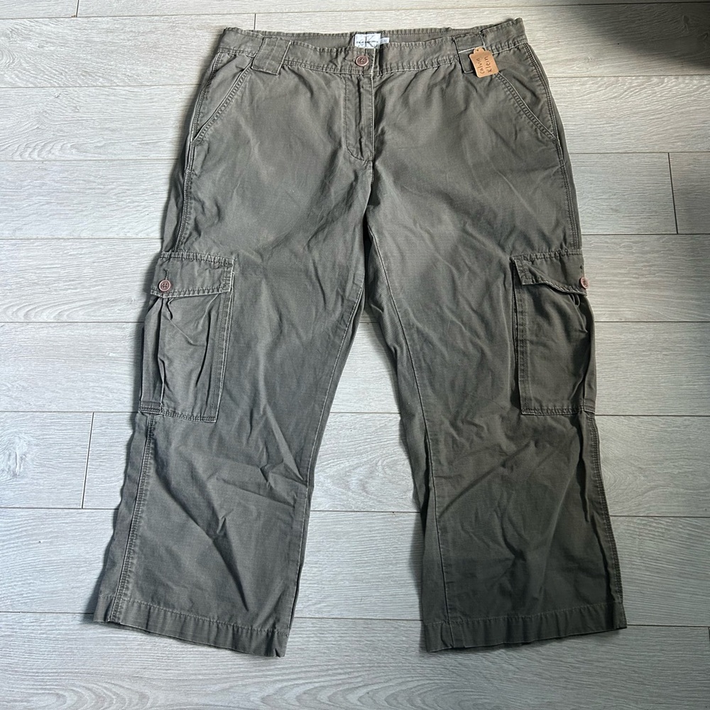 Calvin Klein Women's Cargo Capris in Olive